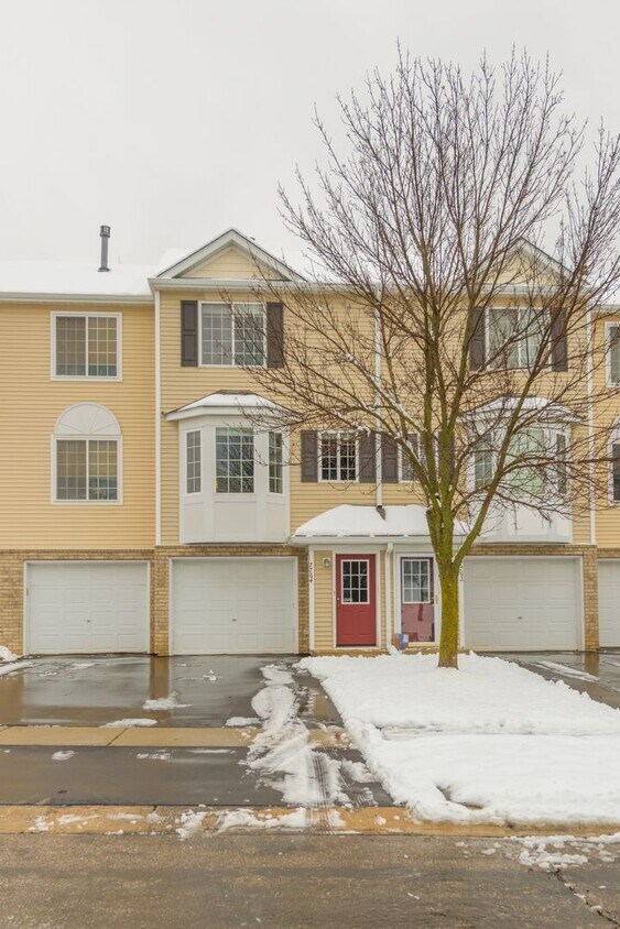 Rare chanhassen 2 bed townhouse for rent!!! House Rental in