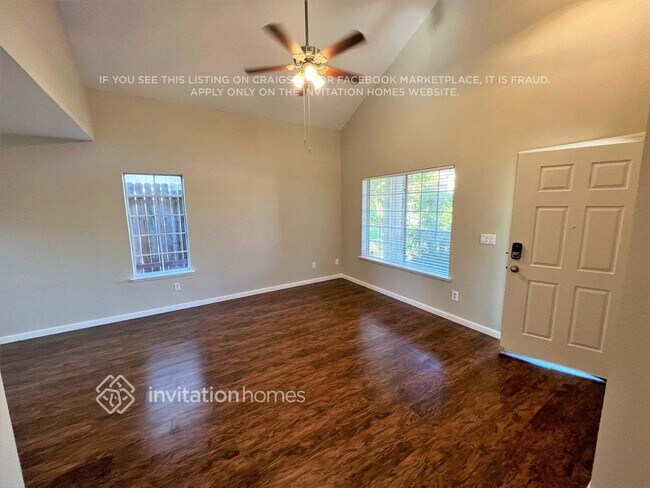 Foto del edificio - 8304 Lonely Hill Way