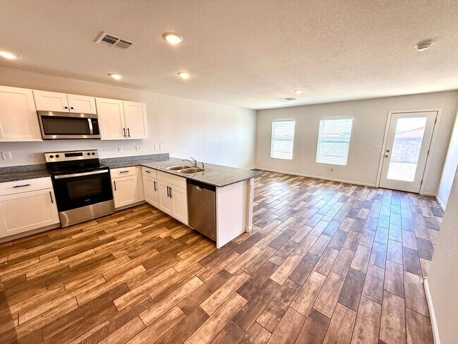 Building Photo - Beautifully Updated 4 Bedroom Home in Valley Springs Estates- Available Now!