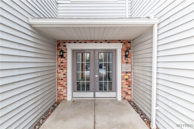 Building Photo - 1105 Youngs Rd