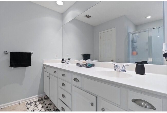 Building Photo - 123 Sweet Bailey Cove