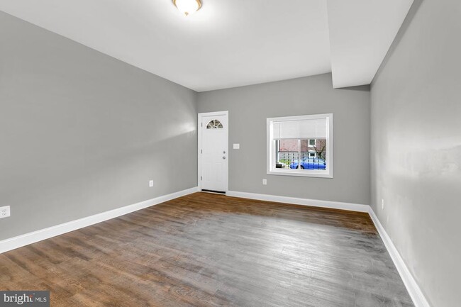 Building Photo - 1205 Ashburton St