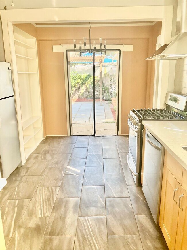 Building Photo - Charming Pet Friendly Home in Normal Heights