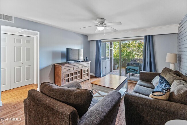 Foto del edificio - 4354 N 82nd St
