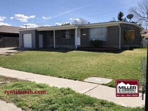 Building Photo - 1625 Paradise Ln