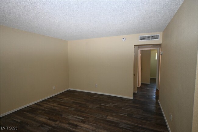 Foto del edificio - 2508 N McCarran St