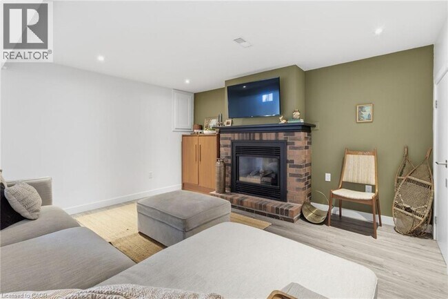 Building Photo - 2112 Amesbury Crescent