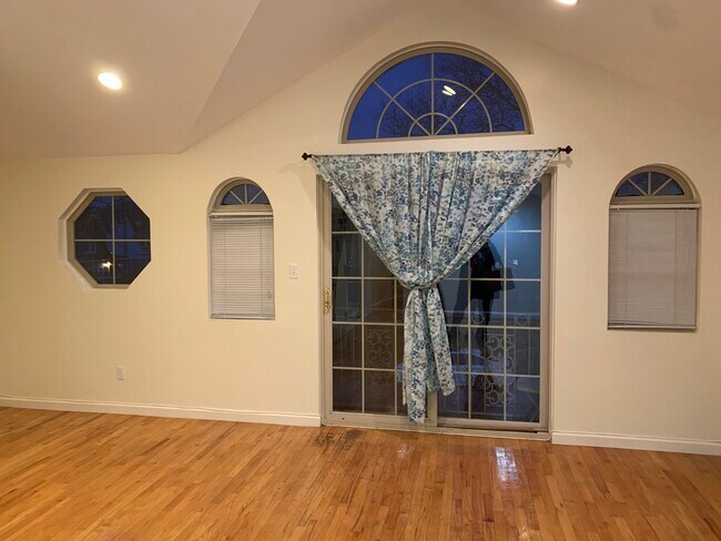 Building Photo - 7030 Sybilla St