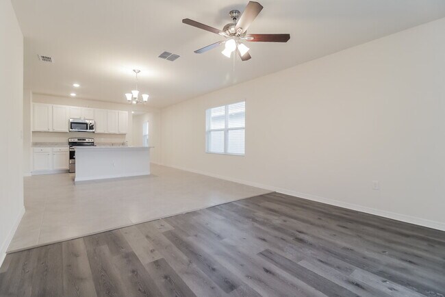 Building Photo - 3914 Angola Ln