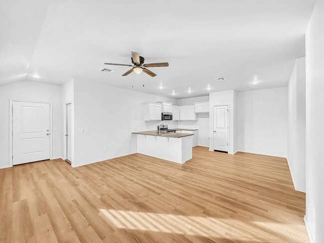 Foto del edificio - Beautiful 3-Bedroom, 2-Bath Home in Chickasha – Move-In Ready!