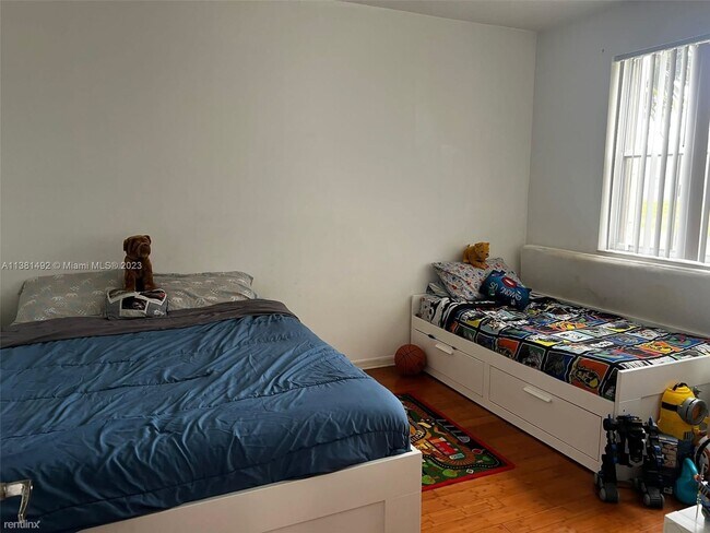 Foto del edificio - 2 br, 2 bath Townhome - 6700 NW 114th Ave ...