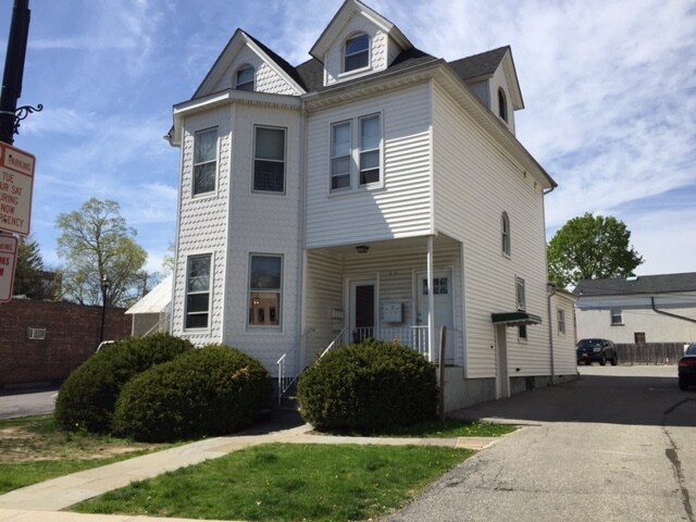 Building Photo - 35 Beekman Ave