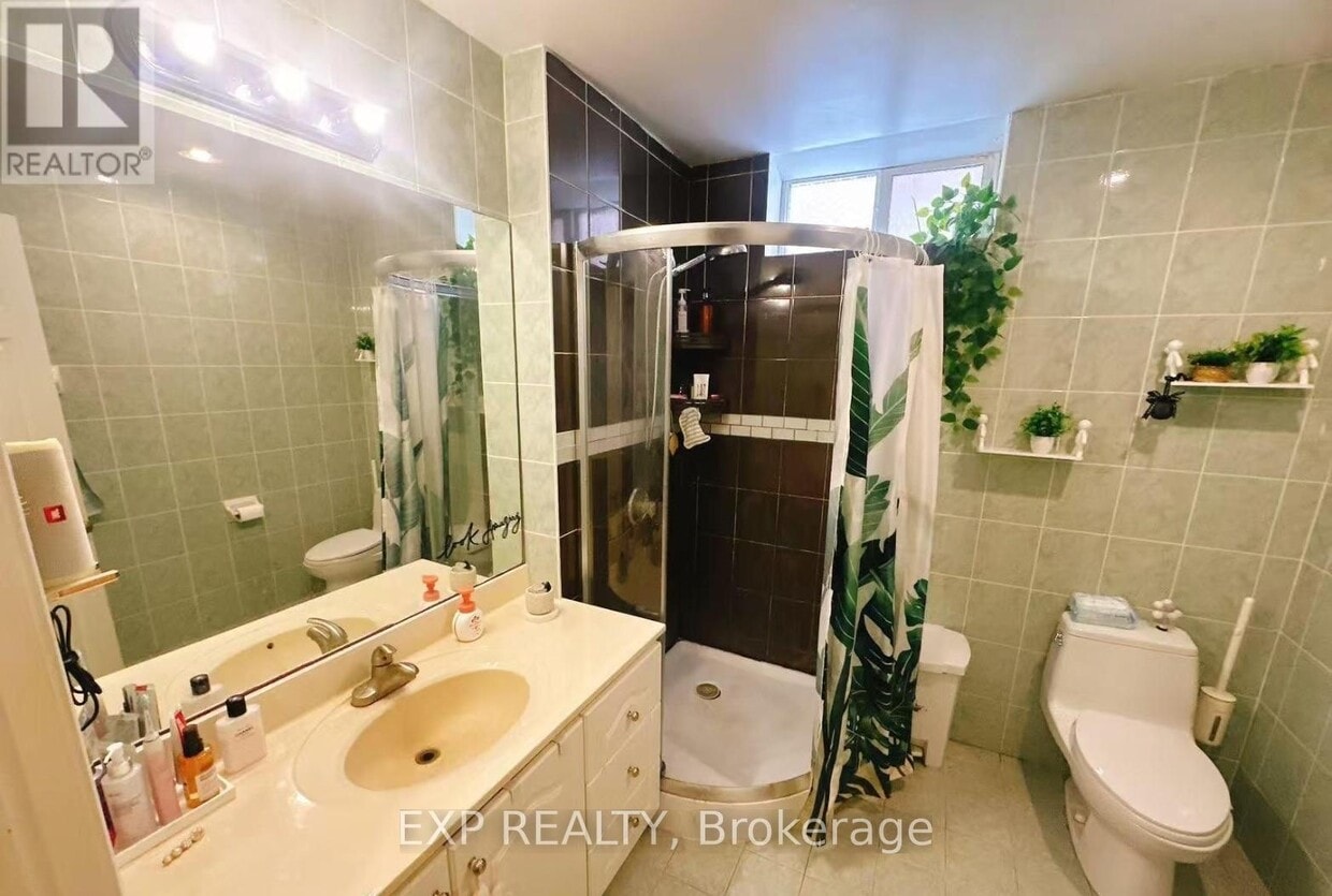 Building Photo - 123 Steeles Ave E