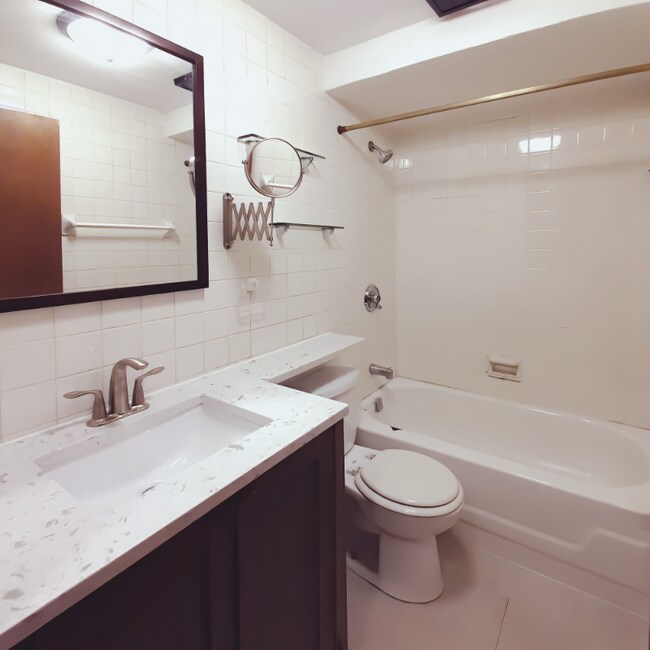 Foto del edificio - 1027 E Kewaunee St