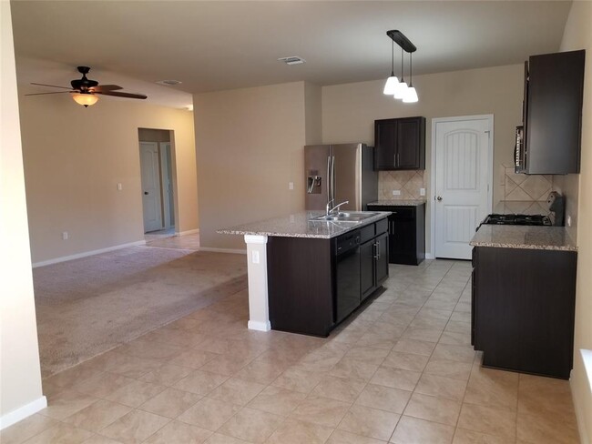 Building Photo - 300 Northern Flicker St