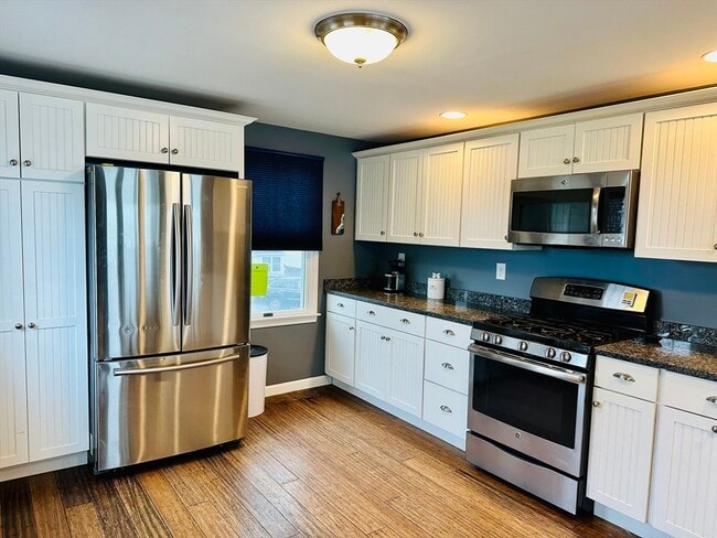 Building Photo - 178 Foster Ave