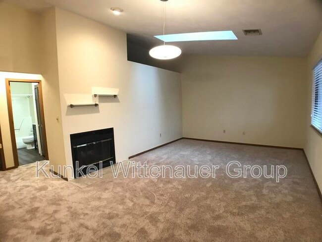 Building Photo - 166 Eagle Ridge