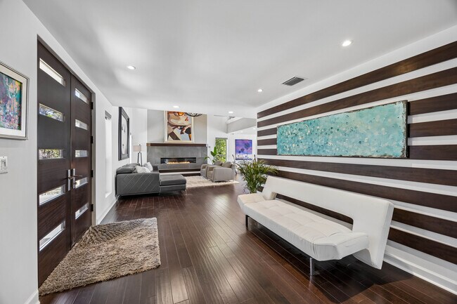 Foto del edificio - 14030 Mandarin Oaks Ln