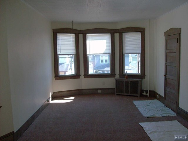 Building Photo - 18 E 2nd St