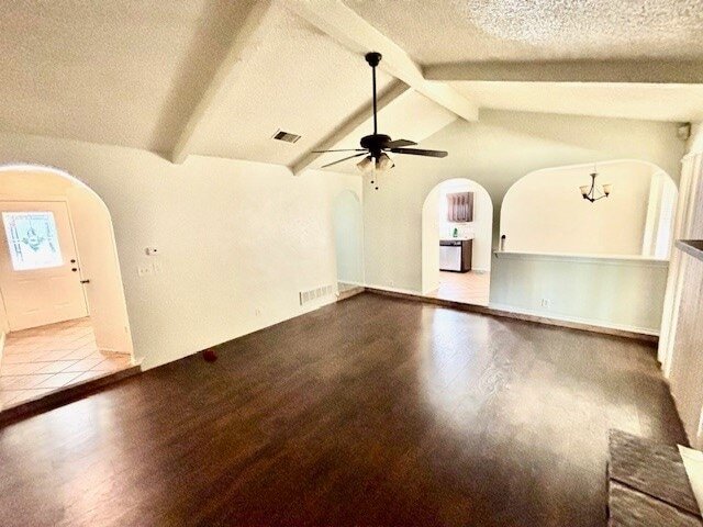 Photo - 2304 Vineyard Dr House