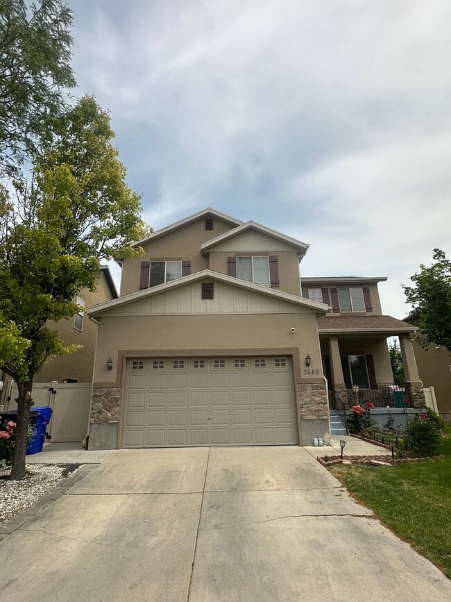 Building Photo - Gorgeous Home!!!