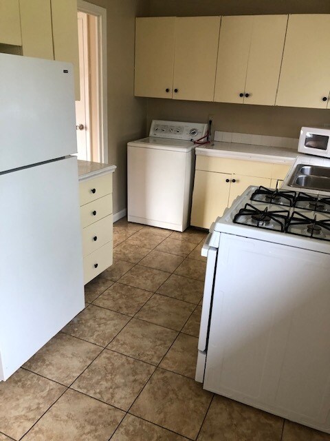 Cocina - 422 Robinette St
