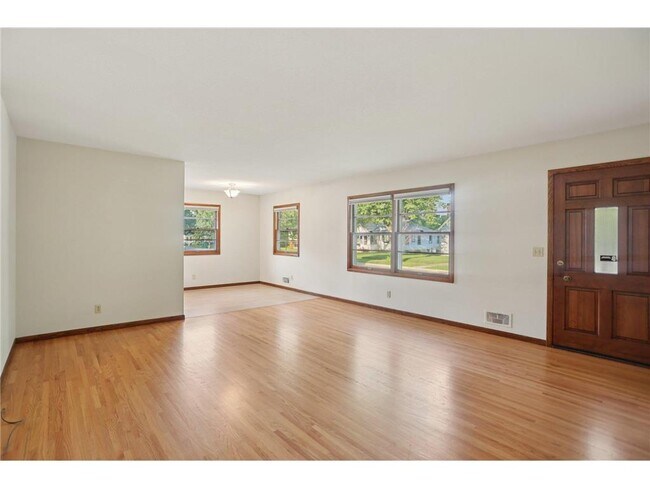 Foto del edificio - 3705 Colorado Ave S