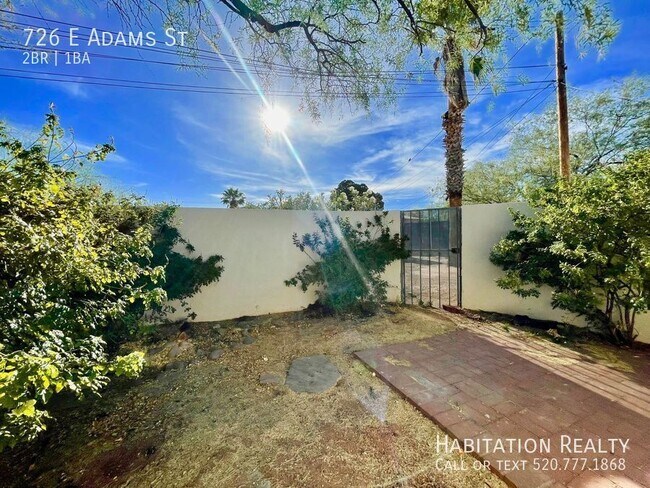 Building Photo - 726 E Adams St