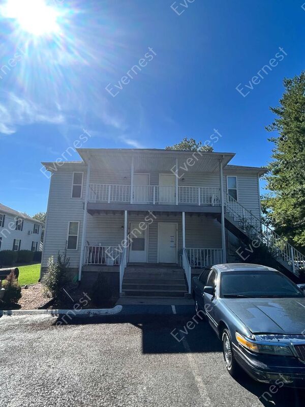 1059 Woods Ferry Rd Unit 8, Gallatin, TN 37066 Condo for Rent in