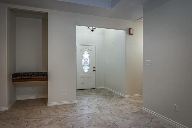 Building Photo - 309 Javier Dr