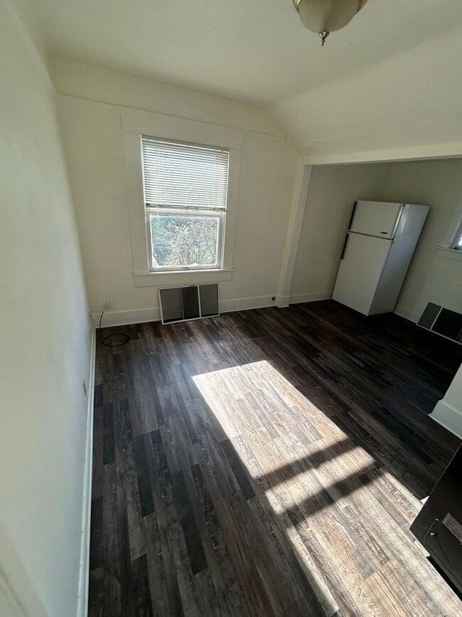 Photo - 1014 W 11th Ave Apartment