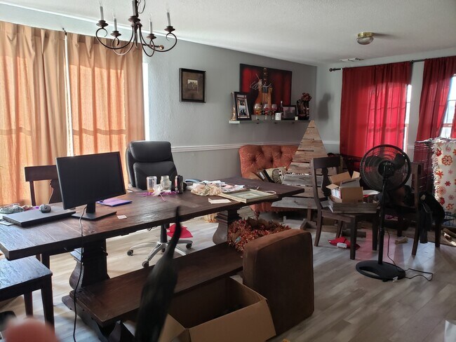 Foto del edificio - 8717 Serenity Way