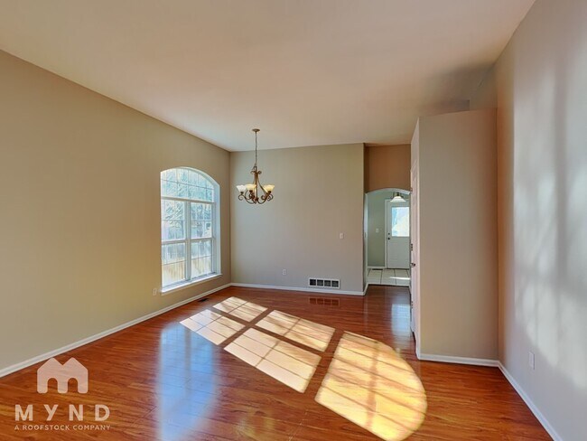 Foto del edificio - 2421 S Harlan Ct