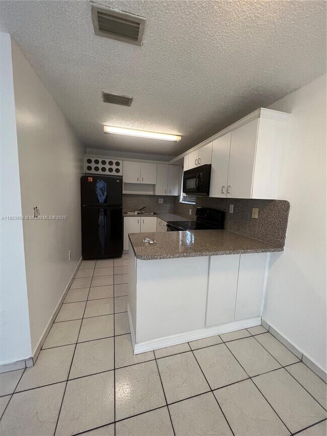 Foto del edificio - 8170 NW 10th St