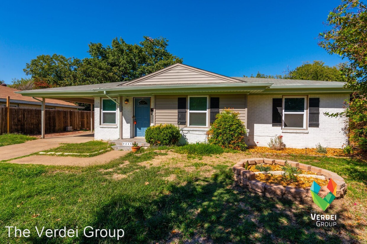 Primary Photo - 3 br, 2 bath House - 2245 Cambridge Dr.