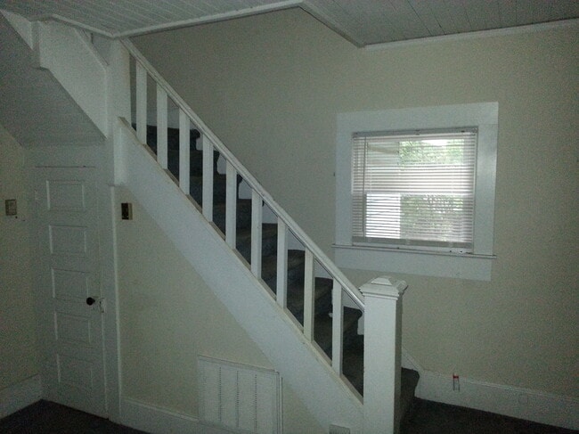 Building Photo - 1206 W Florida St