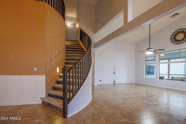 Foto del edificio - 760 N Swallow Ln