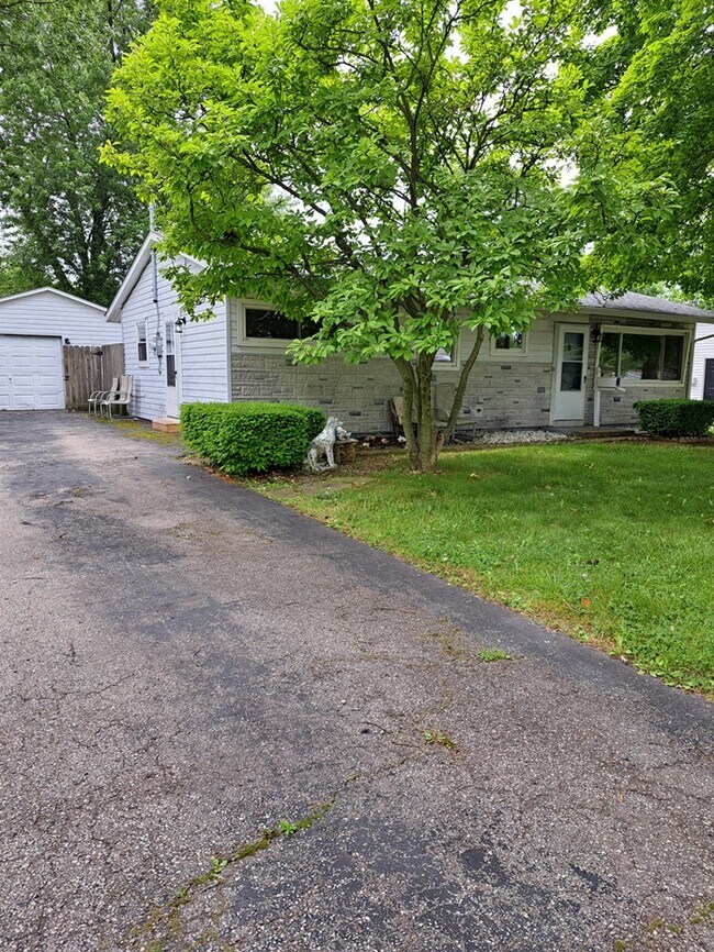 Building Photo - 4186 Mapleleaf Dr