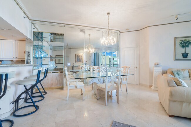 Foto del edificio - 8925 Collins Ave