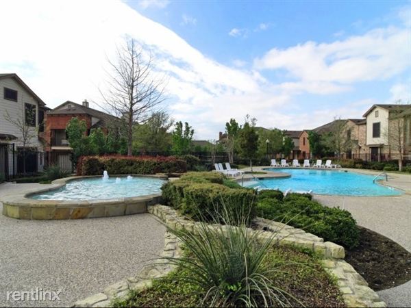 Building Photo - 6250 Rosewood Dr
