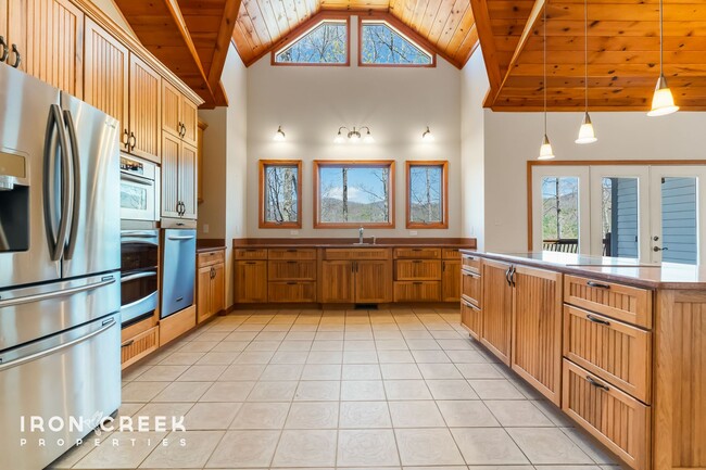 Building Photo - Mountain Craftsman Retreat with Long-Range...