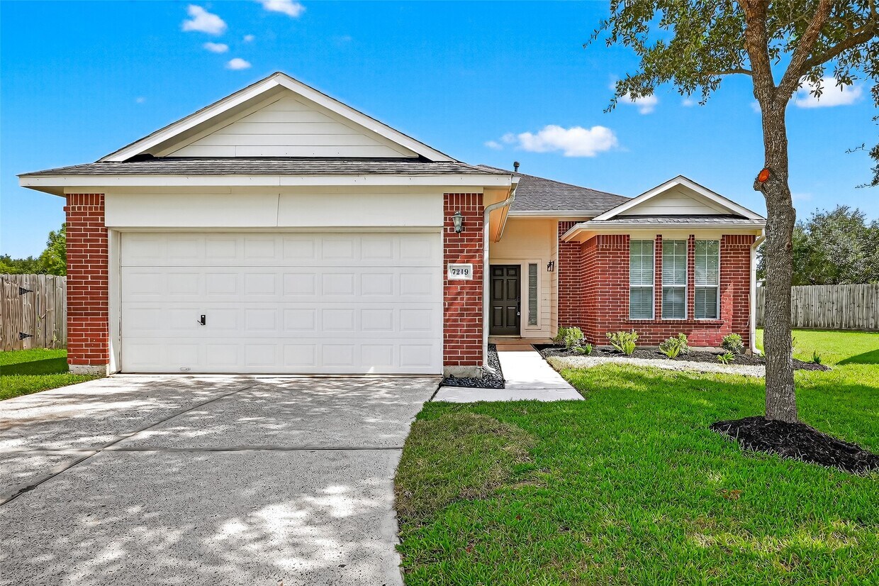 Foto principal - 7219 Anaquitas Creek Ct