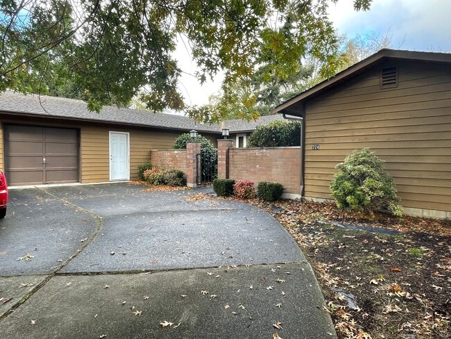 Foto del edificio - Great Home on Corner Lot!