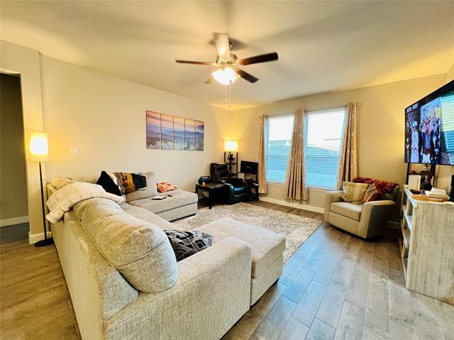 Foto del edificio - 15748 Putney Wy