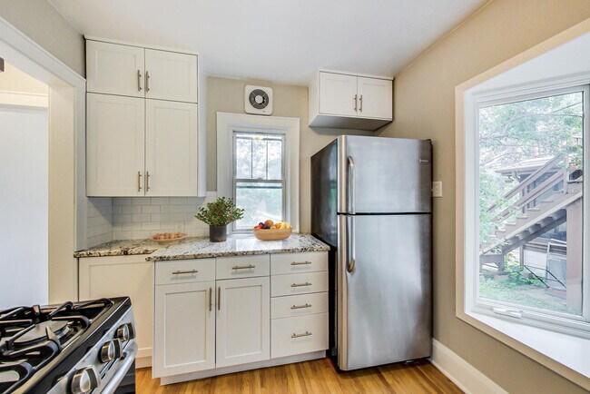 Building Photo - 564 Brimhall St