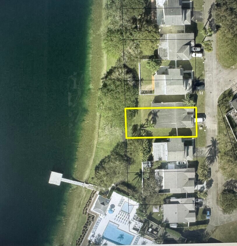 Foto del edificio - 14570 SW 145th Pl