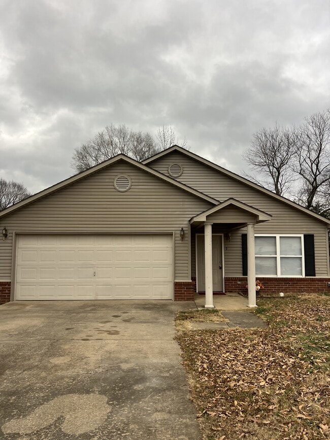 Building Photo - 1 Cypress Ct