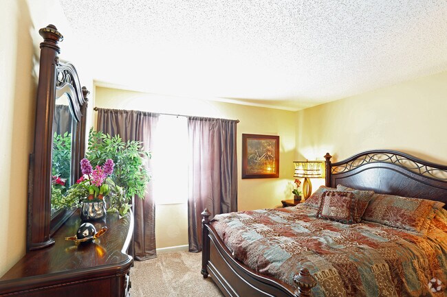 Park At Rialto Apartments Tampa Fl Master Bedroom Park At Rialto