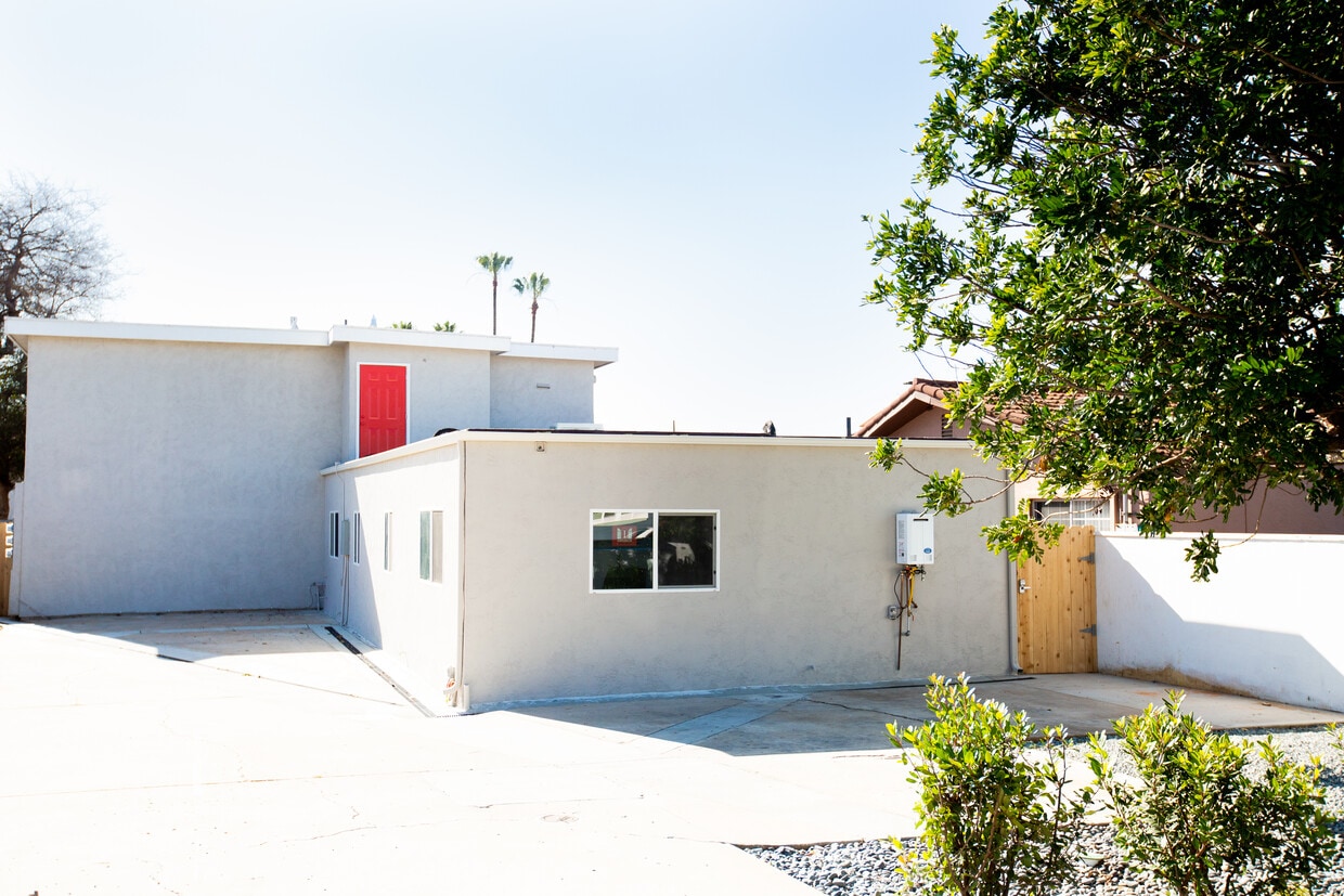 Primary Photo - 1417 Grove Ave