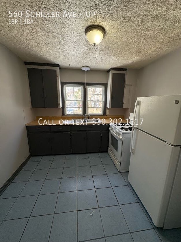 Foto del edificio - One bedroom one bathroom second level apar...